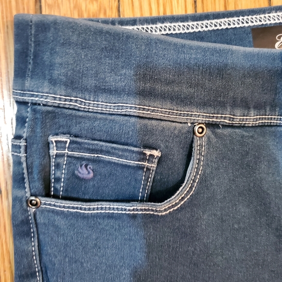 BRAND NEW Emily B high waist stretch jeans, 10 - Picture 2 of 5